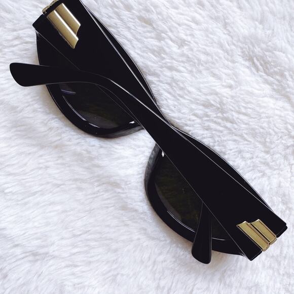 Faye Mirrored Purple with Black Rim Sunglasses - Picture 15 of 16